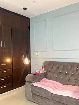 Orianabluee  online show from November 12, 3:18 am