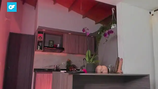 valeriahornier online show from December 5, 6:00 am