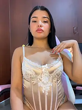 Chloe Mullerr online show from February 26, 11:04 pm