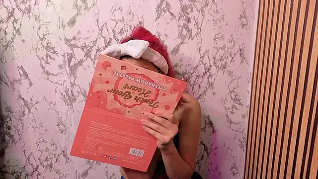 Snapshot of sweetcherryyy_ chatting on December 1, 3:55 am sweetcherryyy online show from December 1, 3:55 am