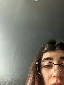 milky denni online show from October 18, 5:25 pm