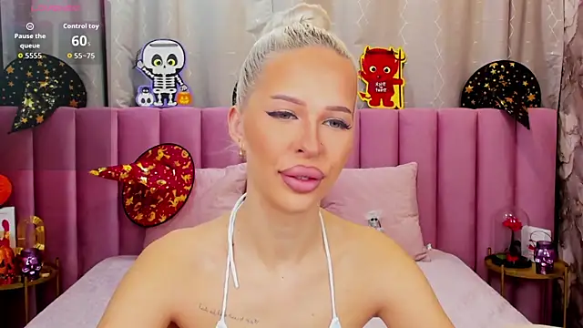 KailaCrystall online show from November 1, 1:51 am