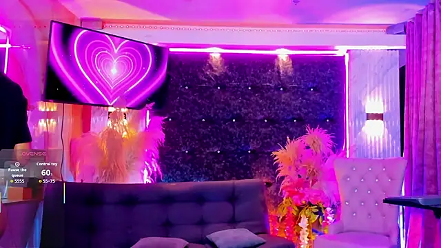 Queens Wonders Blonders online show from July 25, 7:22 pm