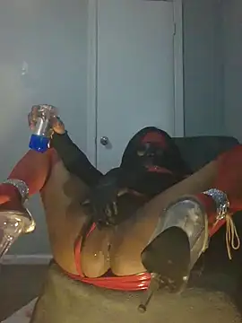 Snapshot of Owlpow chatting on March 5, 2:51 am Owlpow online show from March 5, 2:51 am