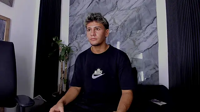 Snapshot of Alan-Smith1 chatting on November 13, 7:57 pm Alan-Smith1 online show from November 13, 7:57 pm