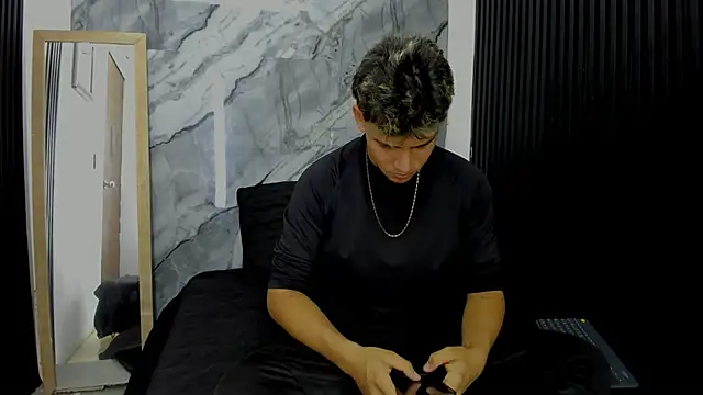 Snapshot of Alan-Smith1 chatting on November 19, 7:25 pm Alan-Smith1 online show from November 19, 7:25 pm