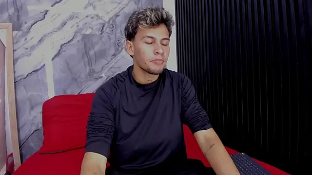 Snapshot of Alan-Smith1 chatting on November 20, 7:35 pm Alan-Smith1 online show from November 20, 7:35 pm