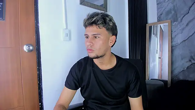 Snapshot of Alan-Smith1 chatting on December 1, 7:52 pm Alan-Smith1 online show from December 1, 7:52 pm