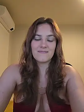 Snapshot of MiaRides19 chatting on July 13, 7:27 pm MiaRides19 online show from July 13, 7:27 pm