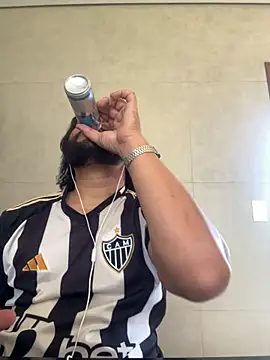 Snapshot of LoboCachorro chatting on November 21, 3:00 pm LoboCachorro online show from November 21, 3:00 pm