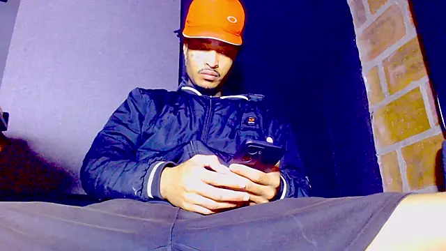 Anaconda larga online show from February 15, 2:47 pm