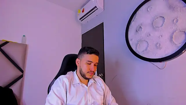 Snapshot of mike_257 chatting on June 19, 11:58 am mike 257 online show from June 19, 11:58 am