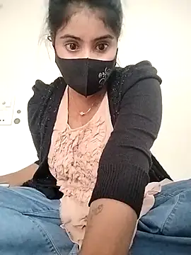 Snapshot of Hot_Angle chatting on December 22, 10:34 am Hot Angle online show from December 22, 10:34 am