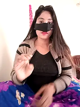 Snapshot of Hot_Angle chatting on January 10, 9:33 am Hot Angle online show from January 10, 9:33 am