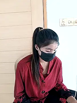 Snapshot of Hot_Angle chatting on February 25, 6:01 am Hot Angle online show from February 25, 6:01 am