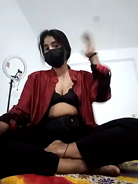 Snapshot of Hot_Angle chatting on February 25, 10:19 pm Hot Angle online show from February 25, 10:19 pm