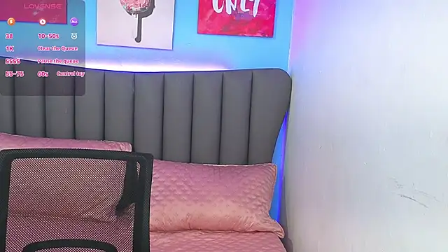 Aria Russo online show from November 28, 3:47 pm