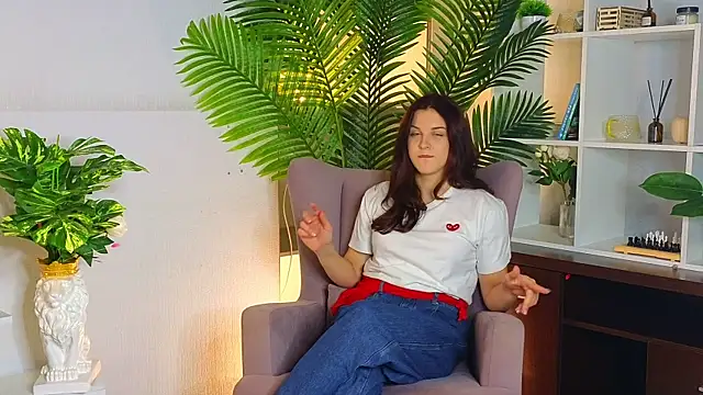 KerriDezalia online show from October 19, 1:56 pm