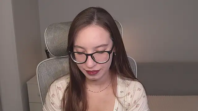 Snapshot of WhyEmmyCry chatting on June 10, 5:28 am WhyEmmyCry online show from June 10, 5:28 am