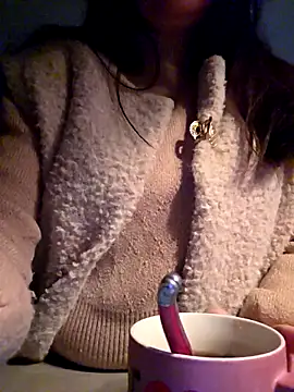 Snapshot of lasexycoquine59 chatting on November 20, 8:14 am lasexycoquine59 online show from November 20, 8:14 am