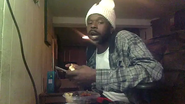 Snapshot of misterincred chatting on December 1, 3:11 am misterincred online show from December 1, 3:11 am