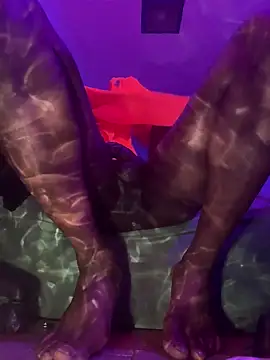 Snapshot of misterincred chatting on March 6, 2:08 am misterincred online show from March 6, 2:08 am