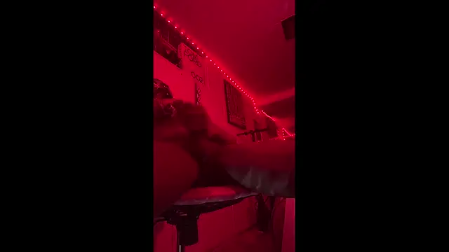 Snapshot of misterincred chatting on March 24, 5:45 am misterincred online show from March 24, 5:45 am