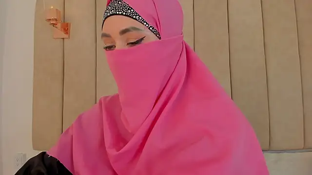 Snapshot of fatiima_ chatting on May 21, 7:37 am fatiima online show from May 21, 7:37 am
