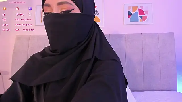 Snapshot of fatiima_ chatting on June 4, 7:09 pm fatiima online show from June 4, 7:09 pm