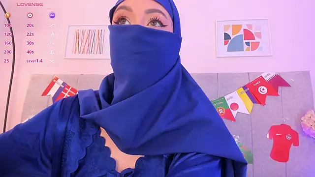 Snapshot of fatiima_ chatting on June 17, 7:04 pm fatiima online show from June 17, 7:04 pm