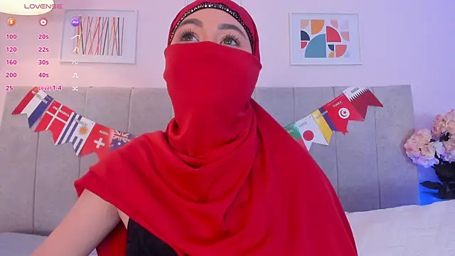 Snapshot of fatiima_ chatting on July 18, 7:28 pm fatiima online show from July 18, 7:28 pm
