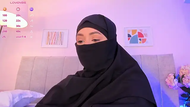 Snapshot of fatiima_ chatting on August 7, 7:05 pm fatiima online show from August 7, 7:05 pm