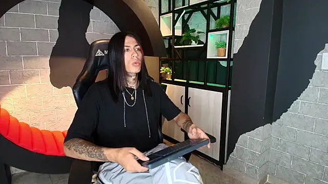 ArohomLester online show from November 2, 11:12 am