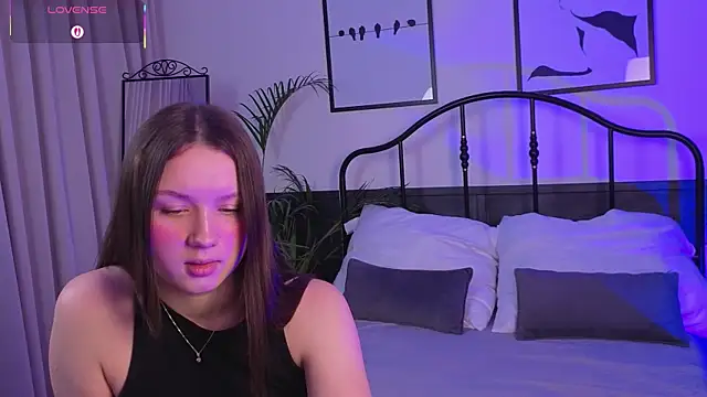 Snapshot of LunaMim chatting on December 19, 3:52 pm LunaMim online show from December 19, 3:52 pm