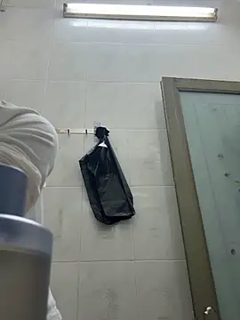 Snapshot of aaaaawhate chatting on October 28, 10:30 am aaaaawhate online show from October 28, 10:30 am