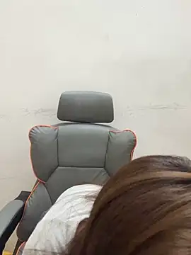 aaaaawhate online show from March 8, 11:58 am