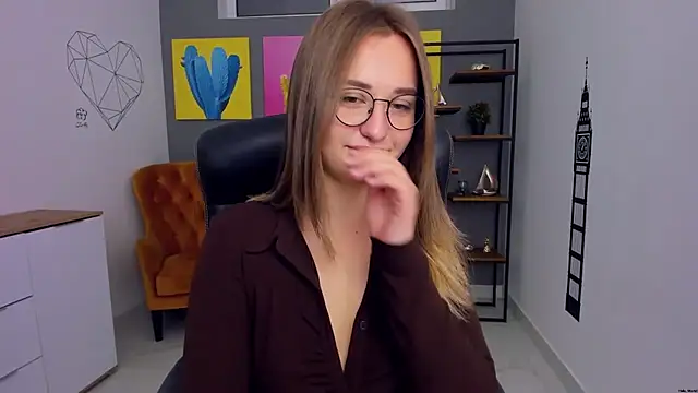 Snapshot of HazelWhityy chatting on May 26, 6:09 am HazelWhityy online show from May 26, 6:09 am