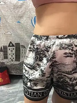 Snapshot of HinayLa chatting on December 17, 9:10 pm HinayLa online show from December 17, 9:10 pm