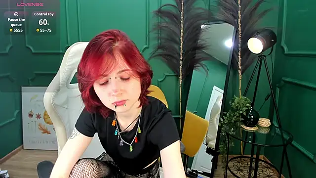  L o r r y  online show from November 6, 1:45 pm