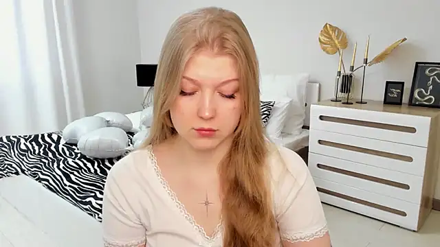 Stella Light online show from March 8, 4:16 am