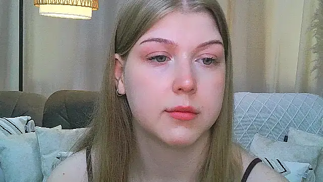 Snapshot of Stella_Light chatting on May 15, 12:23 pm Stella Light online show from May 15, 12:23 pm