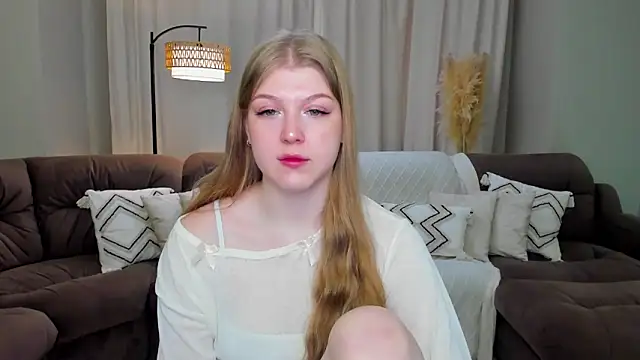Snapshot of Stella_Light chatting on June 2, 11:34 am Stella Light online show from June 2, 11:34 am