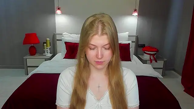 Snapshot of Stella_Light chatting on July 3, 12:11 pm Stella Light online show from July 3, 12:11 pm