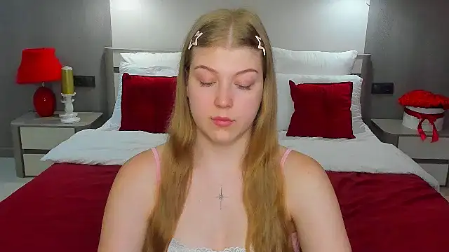 Snapshot of Stella_Light chatting on July 11, 4:48 am Stella Light online show from July 11, 4:48 am