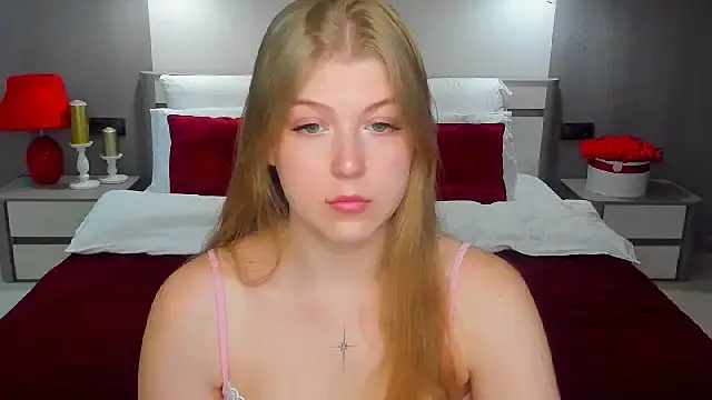 Snapshot of Stella_Light chatting on July 24, 12:25 pm Stella Light online show from July 24, 12:25 pm