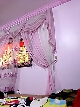 Snapshot of SandyAmr chatting on February 15, 8:24 am SandyAmr online show from February 15, 8:24 am