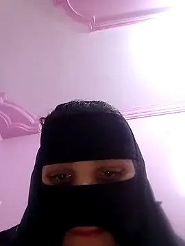 Snapshot of SandyAmr chatting on February 26, 7:51 am SandyAmr online show from February 26, 7:51 am