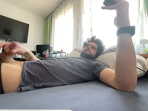 youngboyformommy24 online show from March 6, 1:51 pm