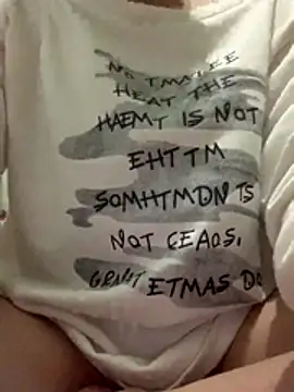 Snapshot of italy-12 chatting on November 3, 1:19 am italy-12 online show from November 3, 1:19 am