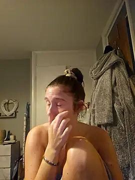 Snapshot of SashaBabyxx chatting on November 6, 4:19 pm SashaBabyxx online show from November 6, 4:19 pm